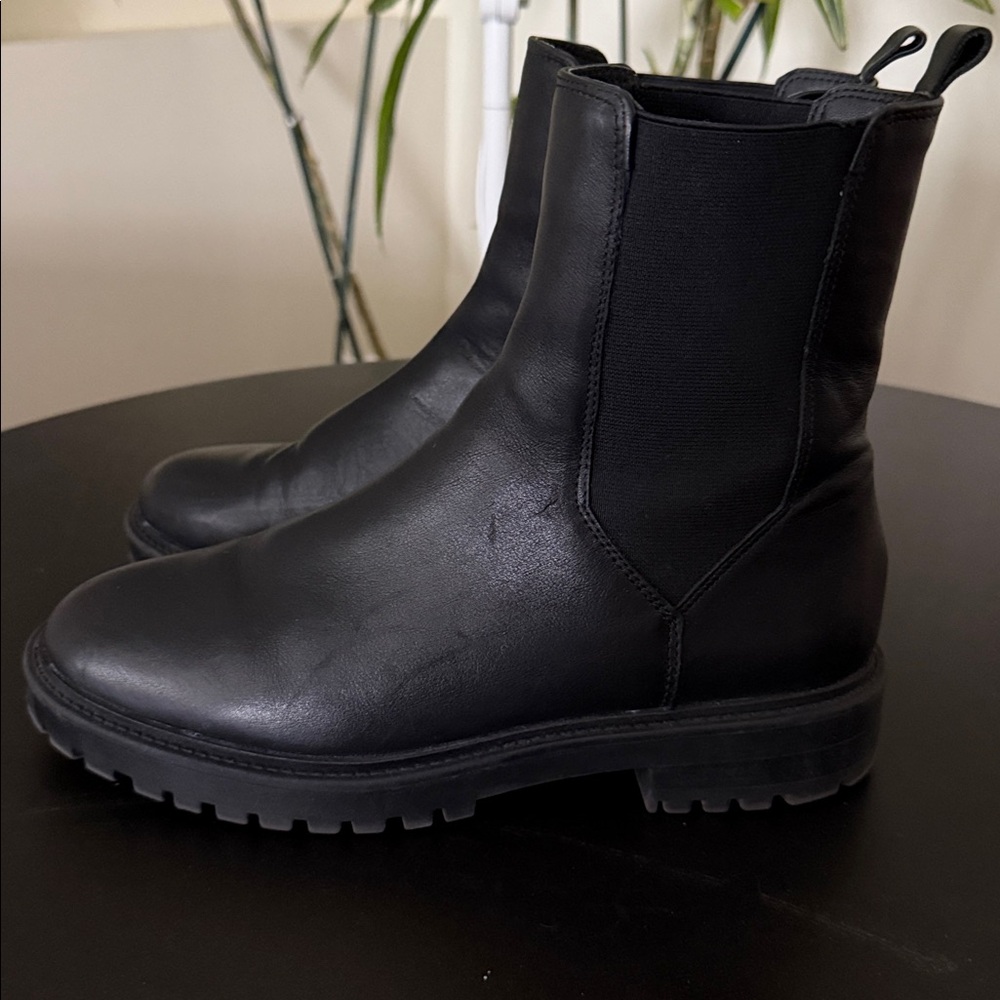 Banana Republic Black Leather Chelsea Boots. Women’s Sz 8 - Picture 8 of 8